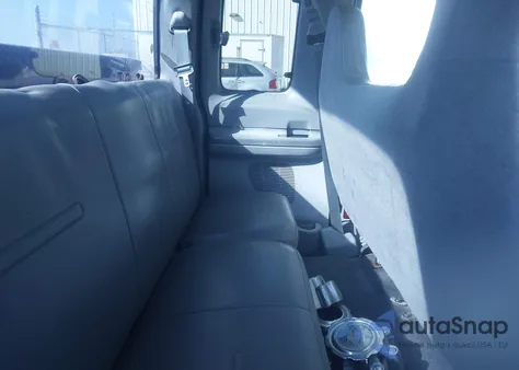 2003 Ford F-250 from USA, damaged, VIN 1FTNX21P63EC82015